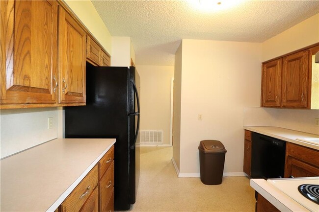 Building Photo - 3675 Mayes Ave