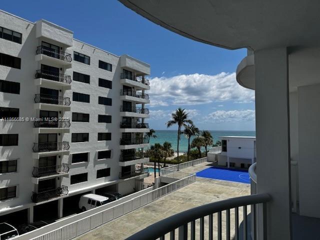 Building Photo - 5401 Collins Ave