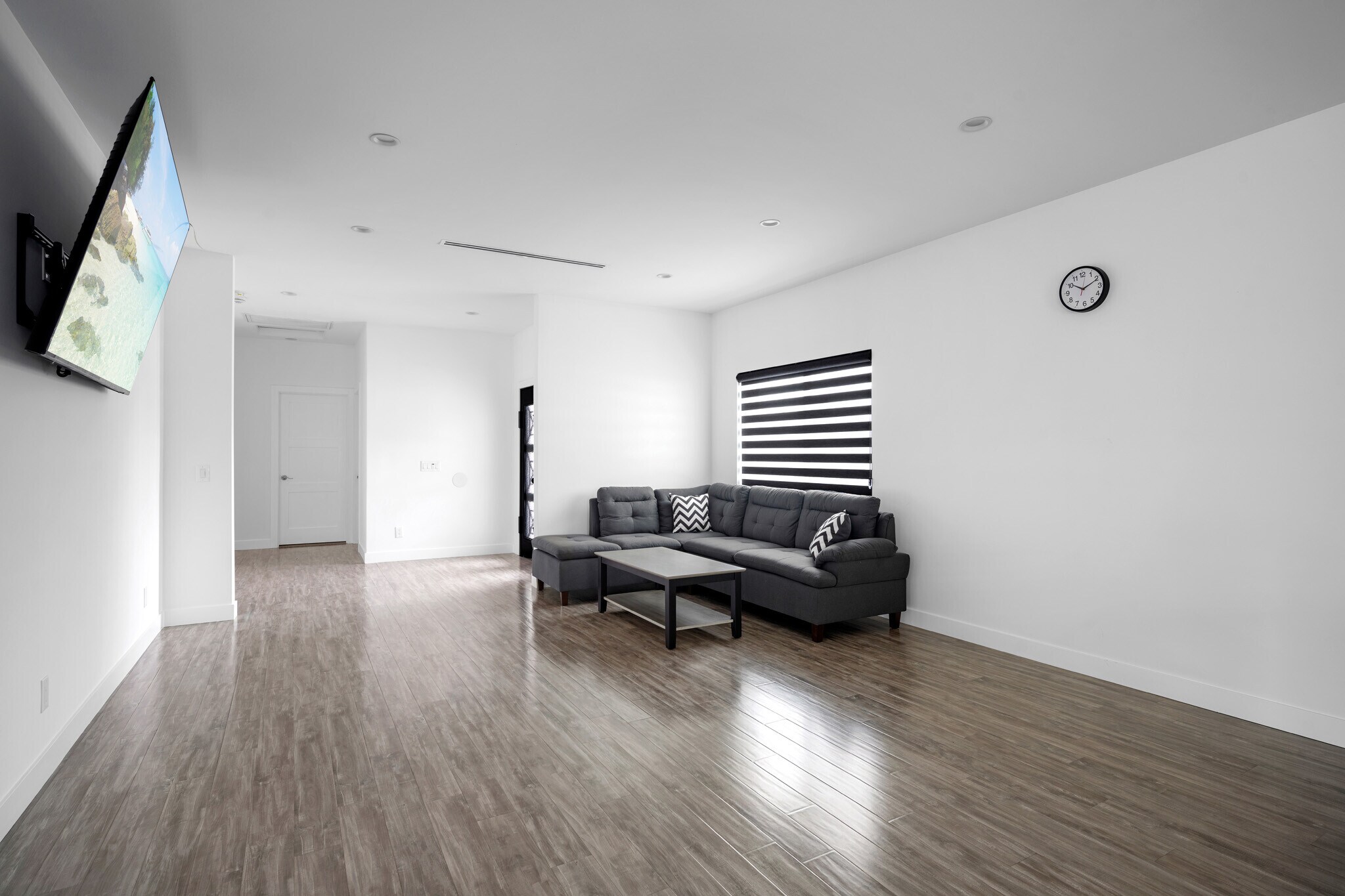 Building Photo - 13311 Wixom St