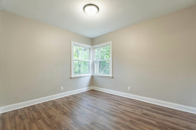 Building Photo - 2100 Delmore St