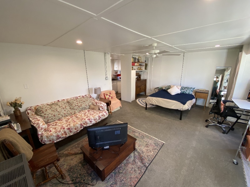 Building Photo - 521 S Bryan Ave