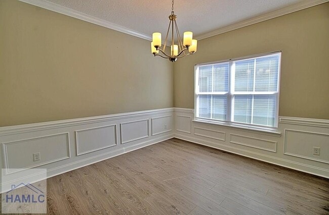 Building Photo - 587 Fairview Cir