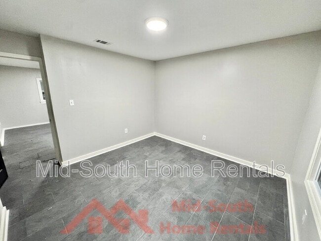 Building Photo - 1811 Castalia St