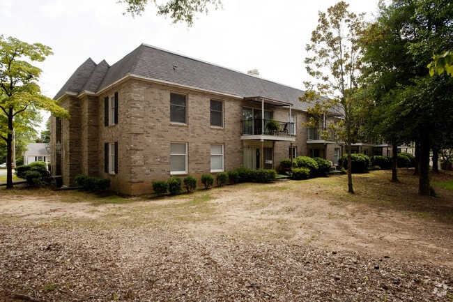 Building Photo - 330 E College