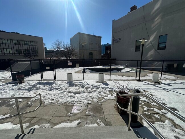 Building Photo - 566 Commonwealth Ave