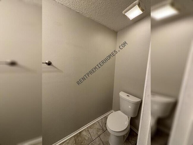 Building Photo - 101 Darryl Ct