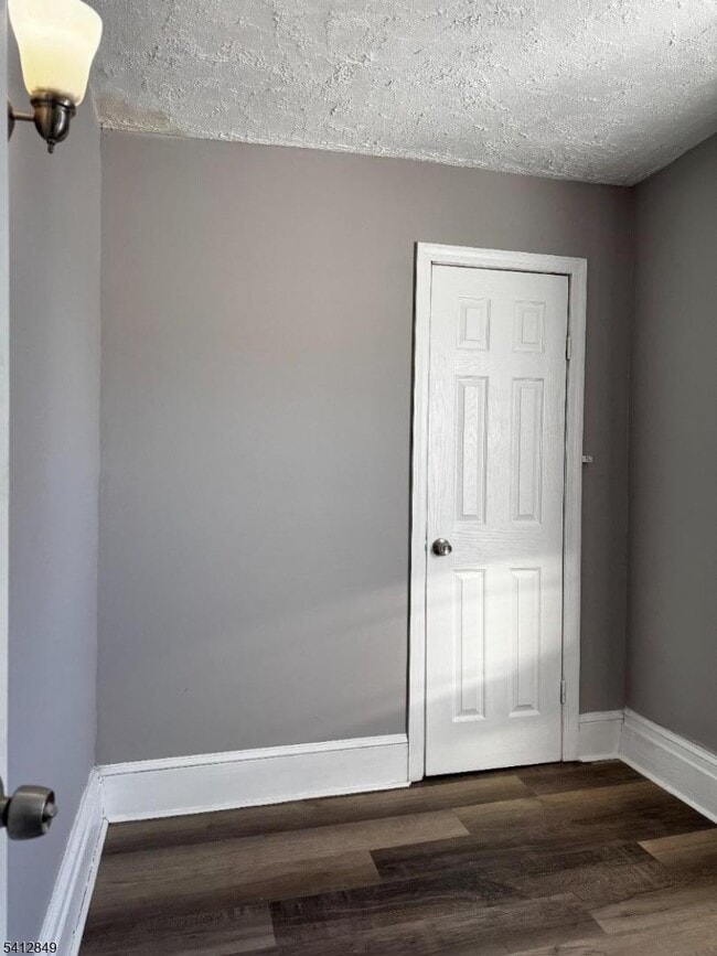 Building Photo - 15 W Emerson Ave