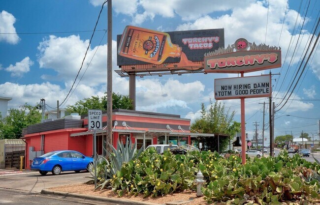 Building Photo - 8312 Bowling Green Dr