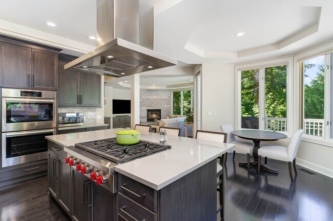 Building Photo - 4Bd/3.5Ba Issaquah Home