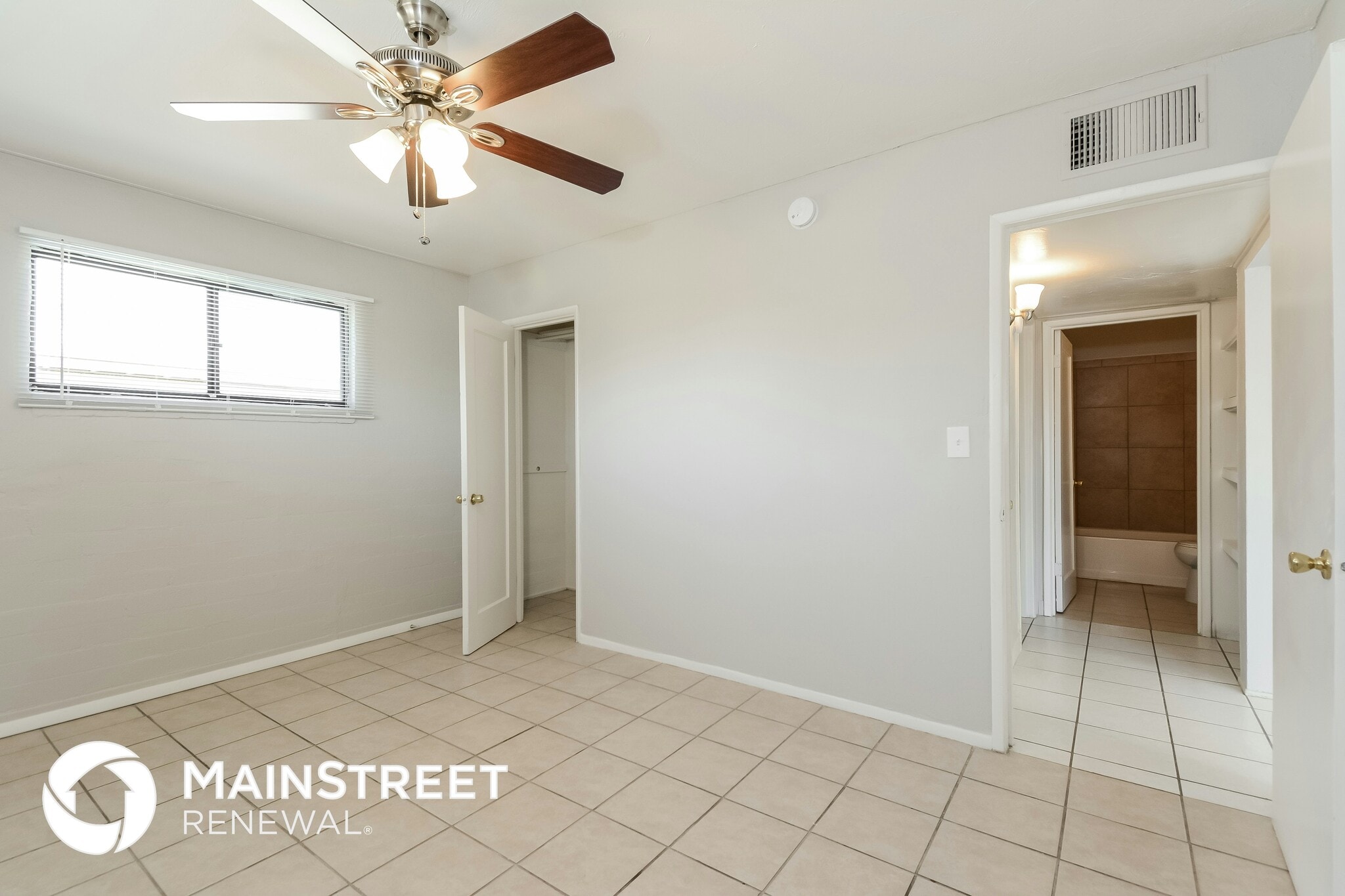 Building Photo - 4325 S 15th Ave