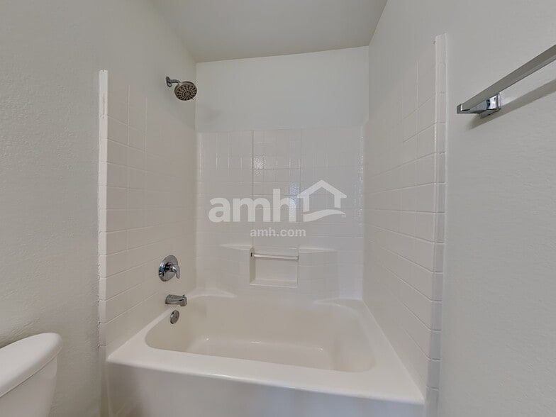 Building Photo - 1966 Courtside Dr