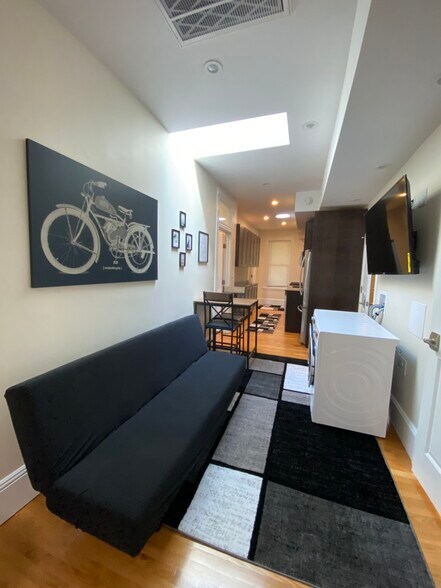 Primary Photo - 106 Hyde Park Ave
