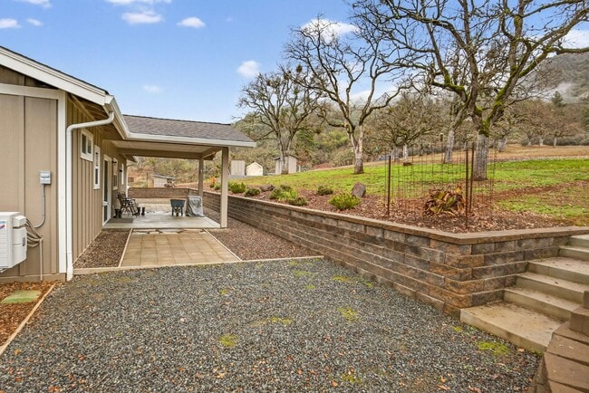 Building Photo - 860 Humbug Creek Rd