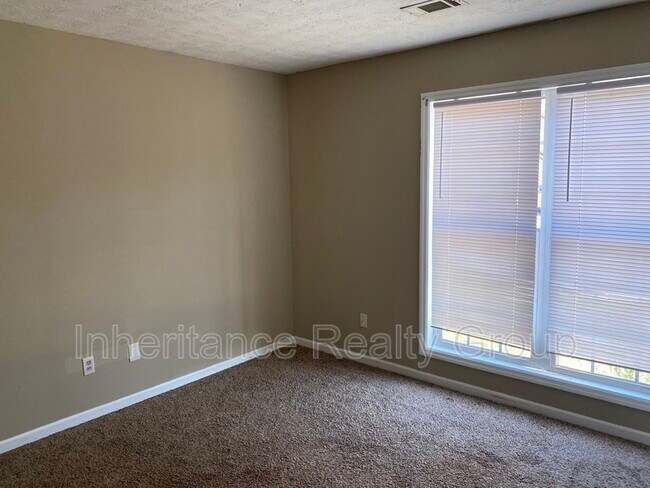 Building Photo - 1504 Summerplace Dr
