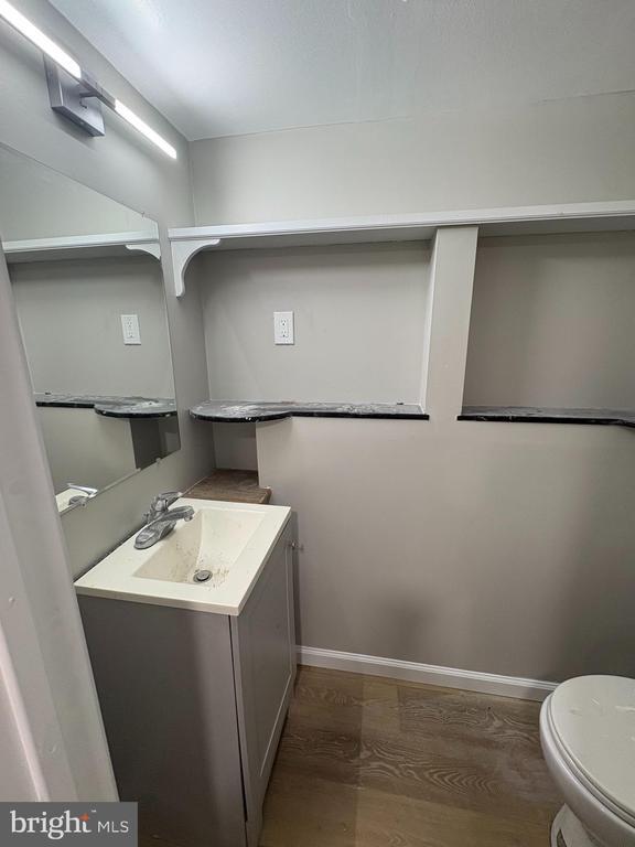 Building Photo - 916 Willow Ln