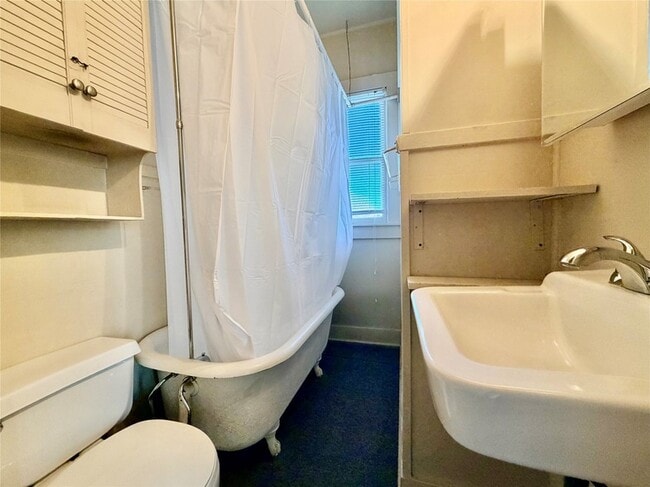 Building Photo - 1006 Gregg St