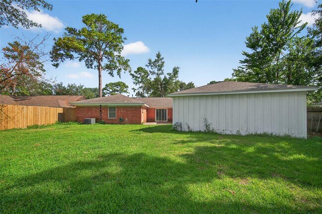 Building Photo - 10218 Oak Point Dr