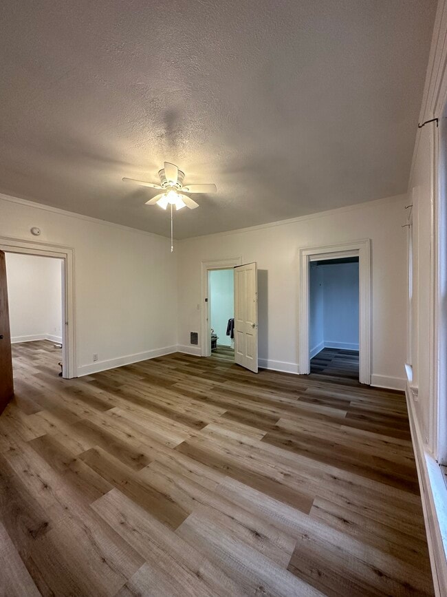 Building Photo - 1404 Grove St