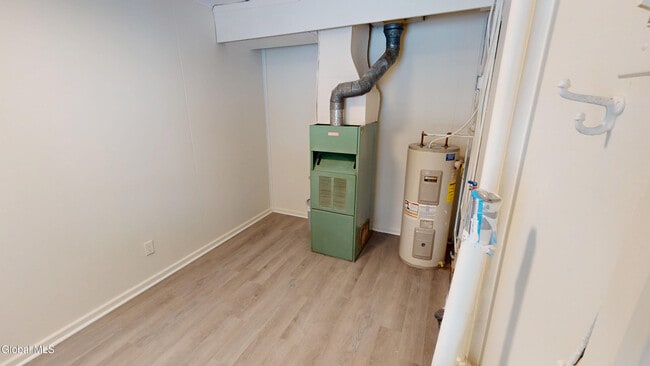 Building Photo - 13 Hawley Ave