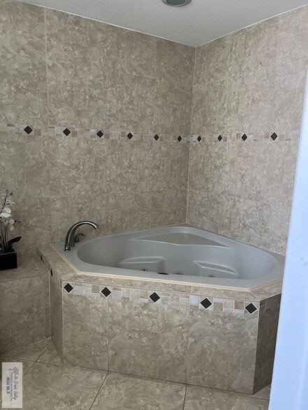 Building Photo - 5597 Mystic Bend