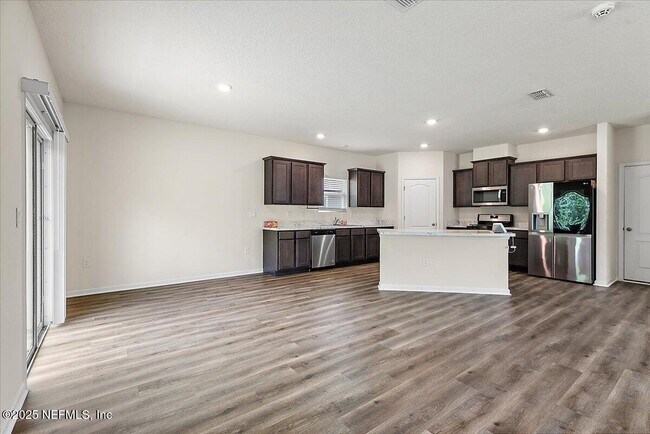Building Photo - 187 Logrono Ct