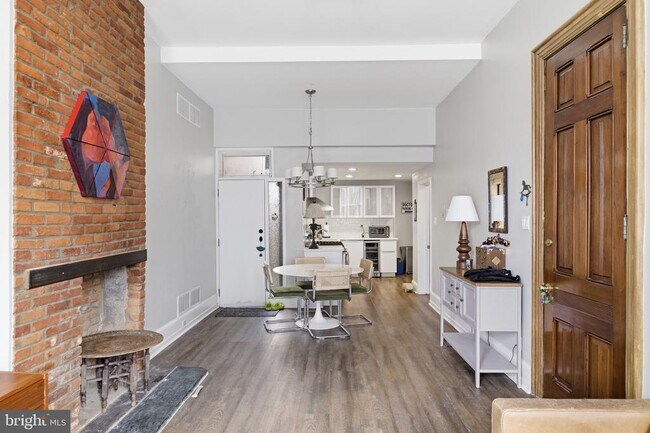 Building Photo - 869 N 29th St