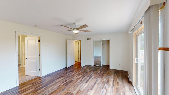 Building Photo - 4 Bedroom 3.5 bath Home outside of Viola A...