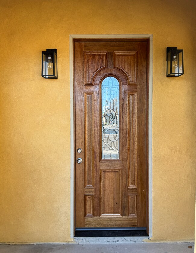 Building Photo - Canyon View Duplex w/ utilities (electric) included