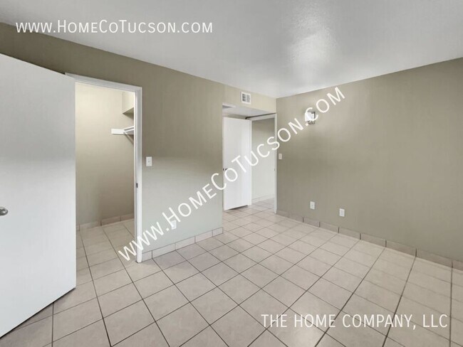 Building Photo - 3993 N Campbell Ave