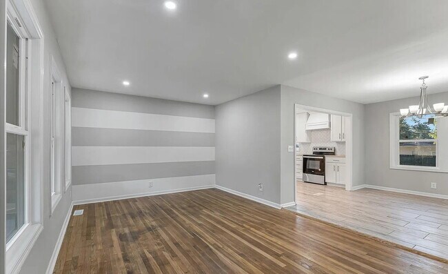 Building Photo - Coming soon, Available 4/1/26. Section 8 Welcome!!! "Ranch style 3-Bed, 2-Bath Gem with 1,344 Sq ...