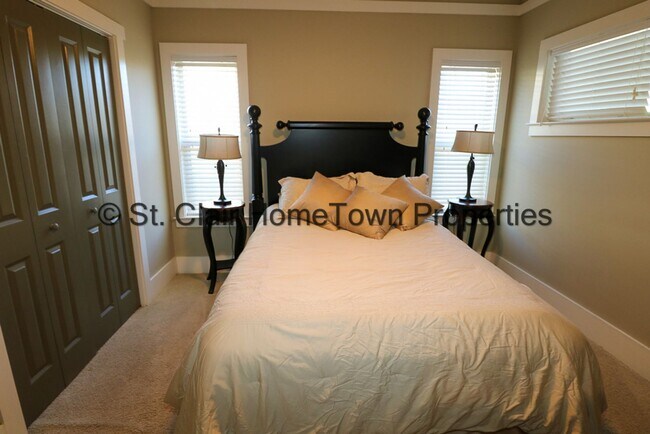 Building Photo - 475 River Forest Ln
