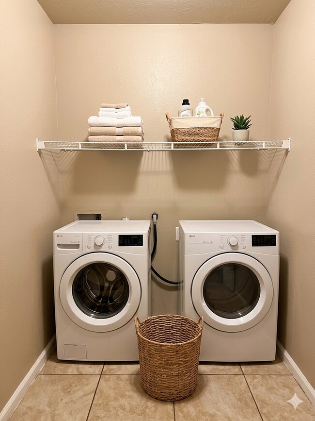 Building Photo - 3 Bedroom 2 Bathroom with 2 Car Garage