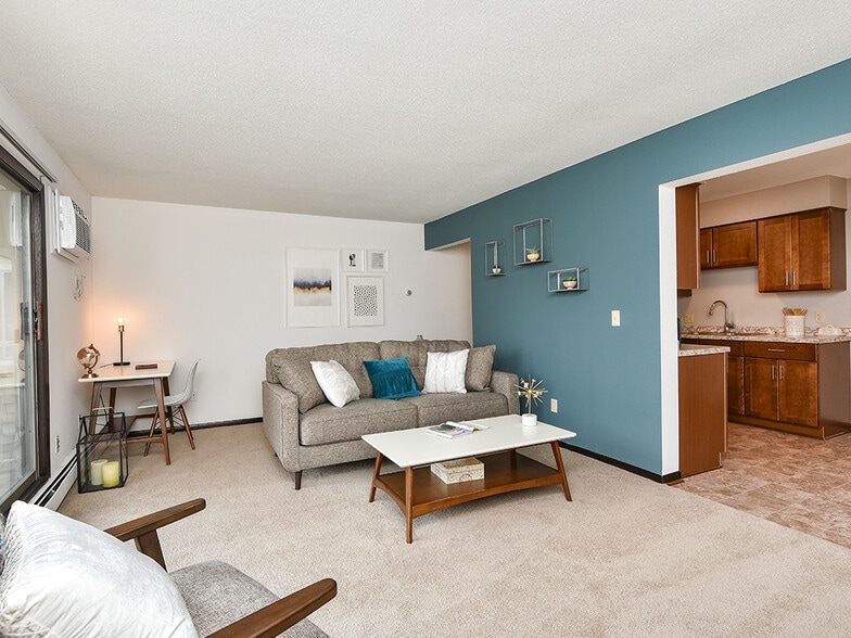 Building Photo - Pines of Burnsville