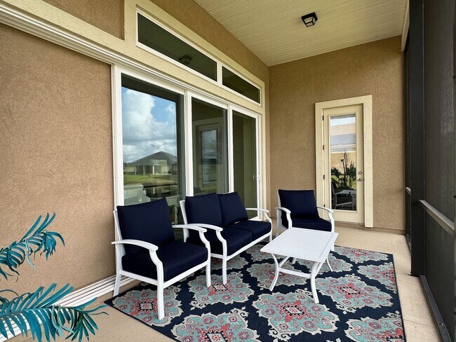 Building Photo - Fully Furnished, Stunning 4/4, Available I...