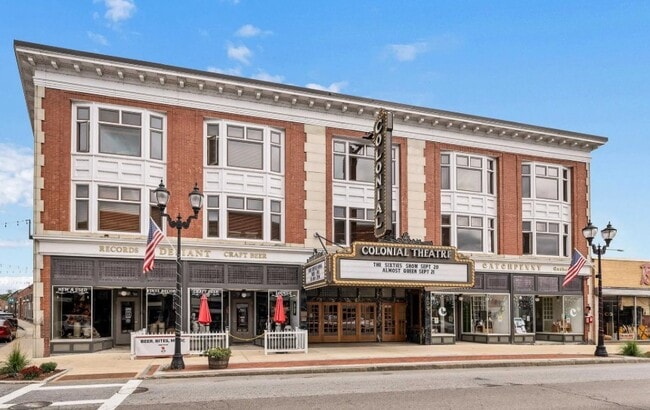 Building Photo - 609 Main St