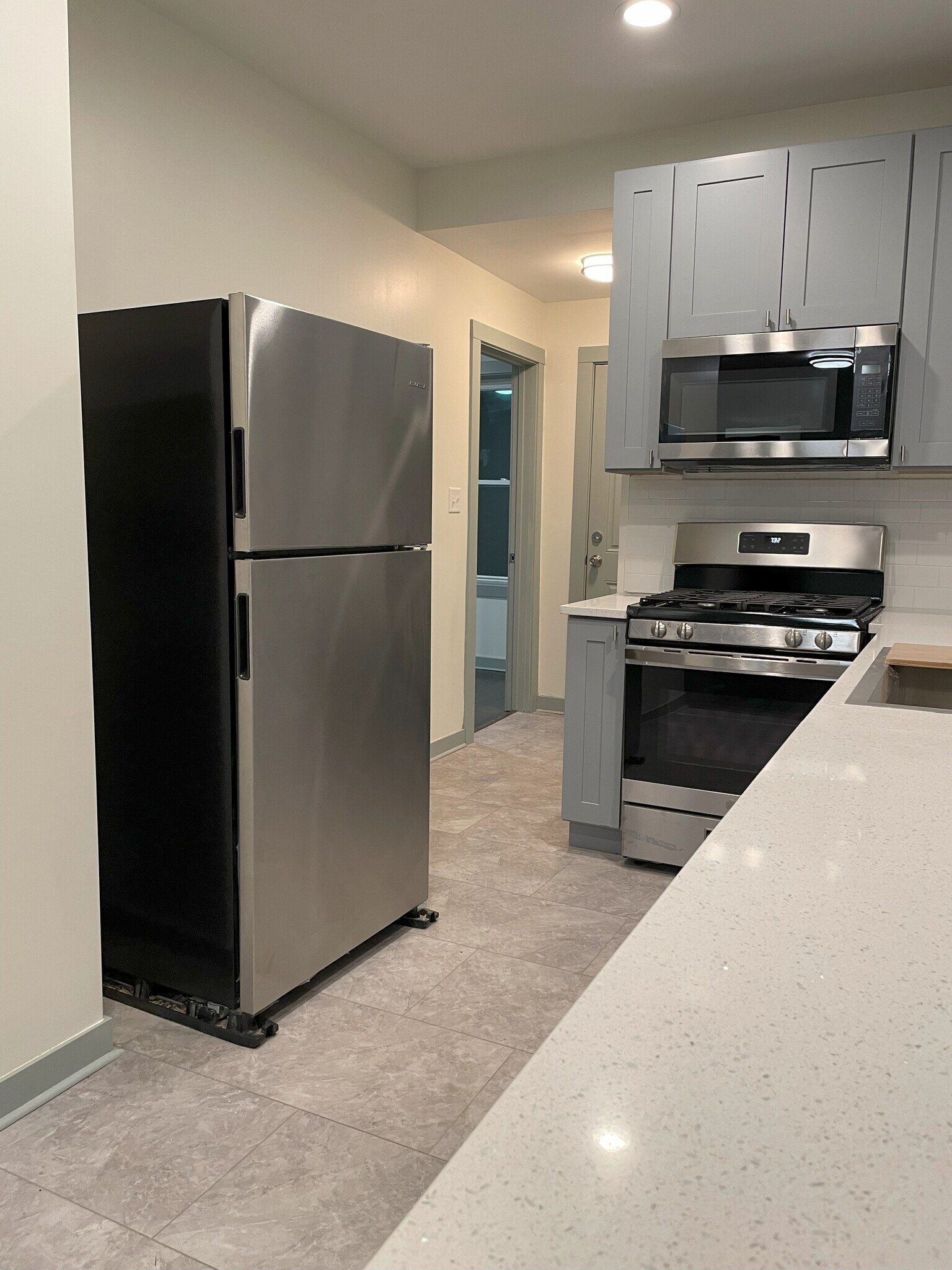 Kitchen - 7953 S Essex Ave