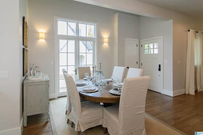 Building Photo - 3729 5th Ave S