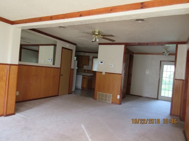 Building Photo - MOVE IN SPECIAL: $200 OFF THE FIRST FULL M...