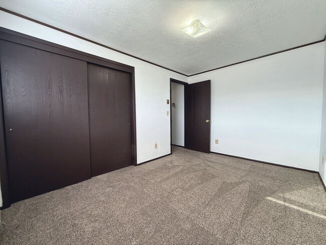 Building Photo - 403 Sage Hills St