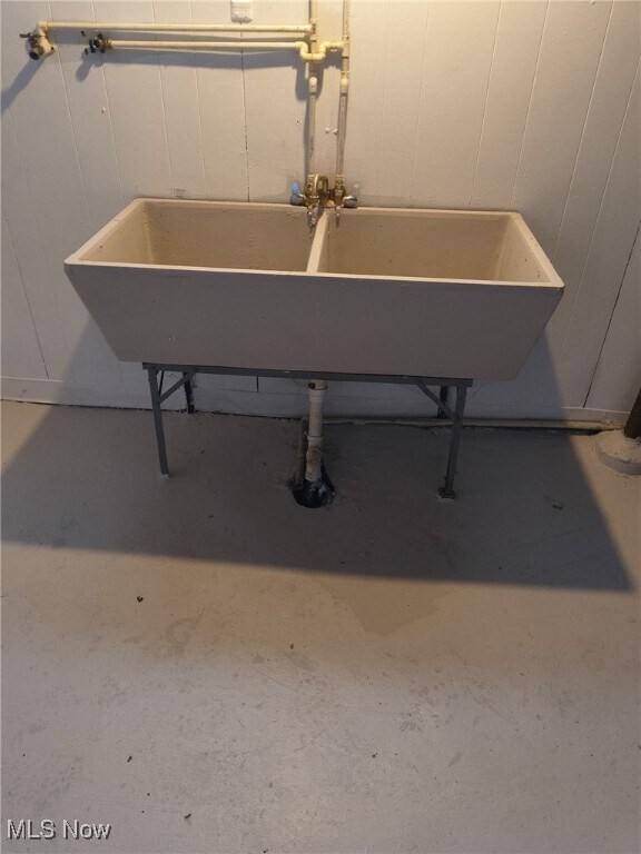 Building Photo - 5202 Henry St