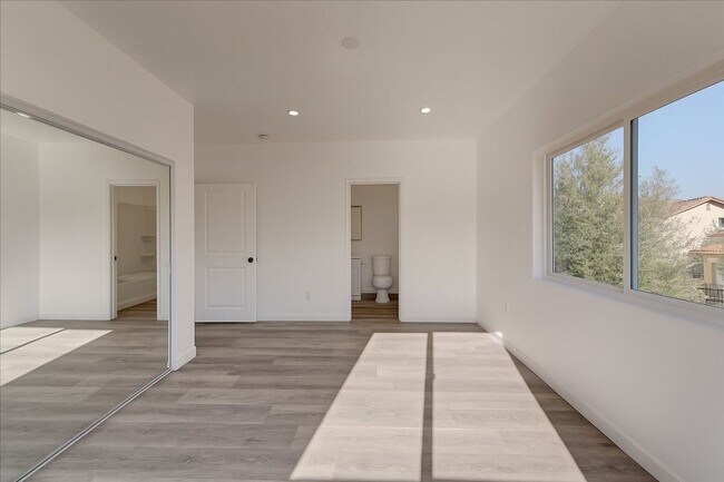 Building Photo - 7248 Canyon Hill Way