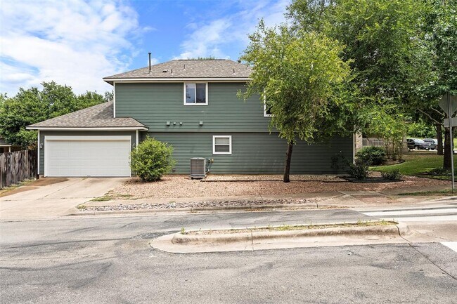 Building Photo - 2310 Sweet Clover Dr