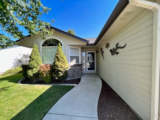Building Photo - 14390 W Kettle Creek Dr