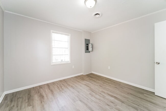Building Photo - 2751 Glenn St