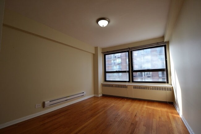 Building Photo - 4180 N Marine Dr