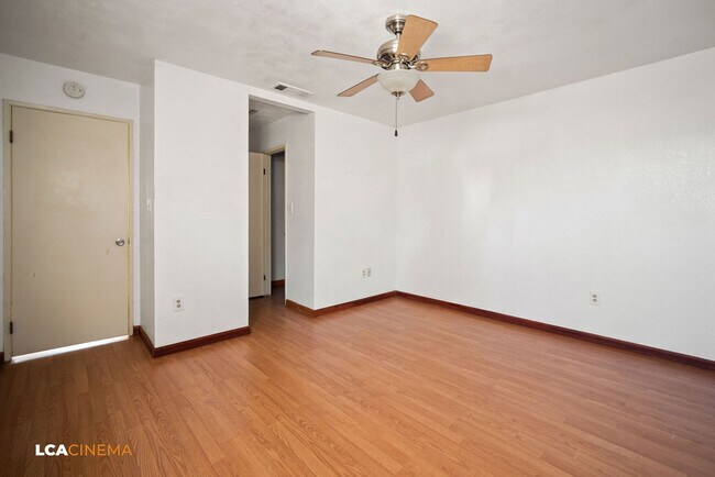 Building Photo - 3521 Starwood Ln