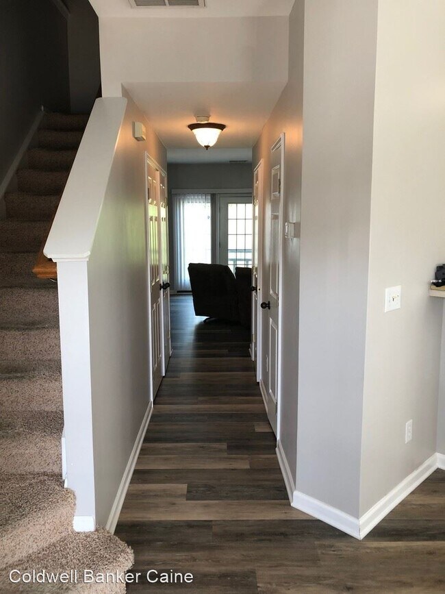 Building Photo - 2 br, 1.5 bath House - 72 Spring Crossing ...