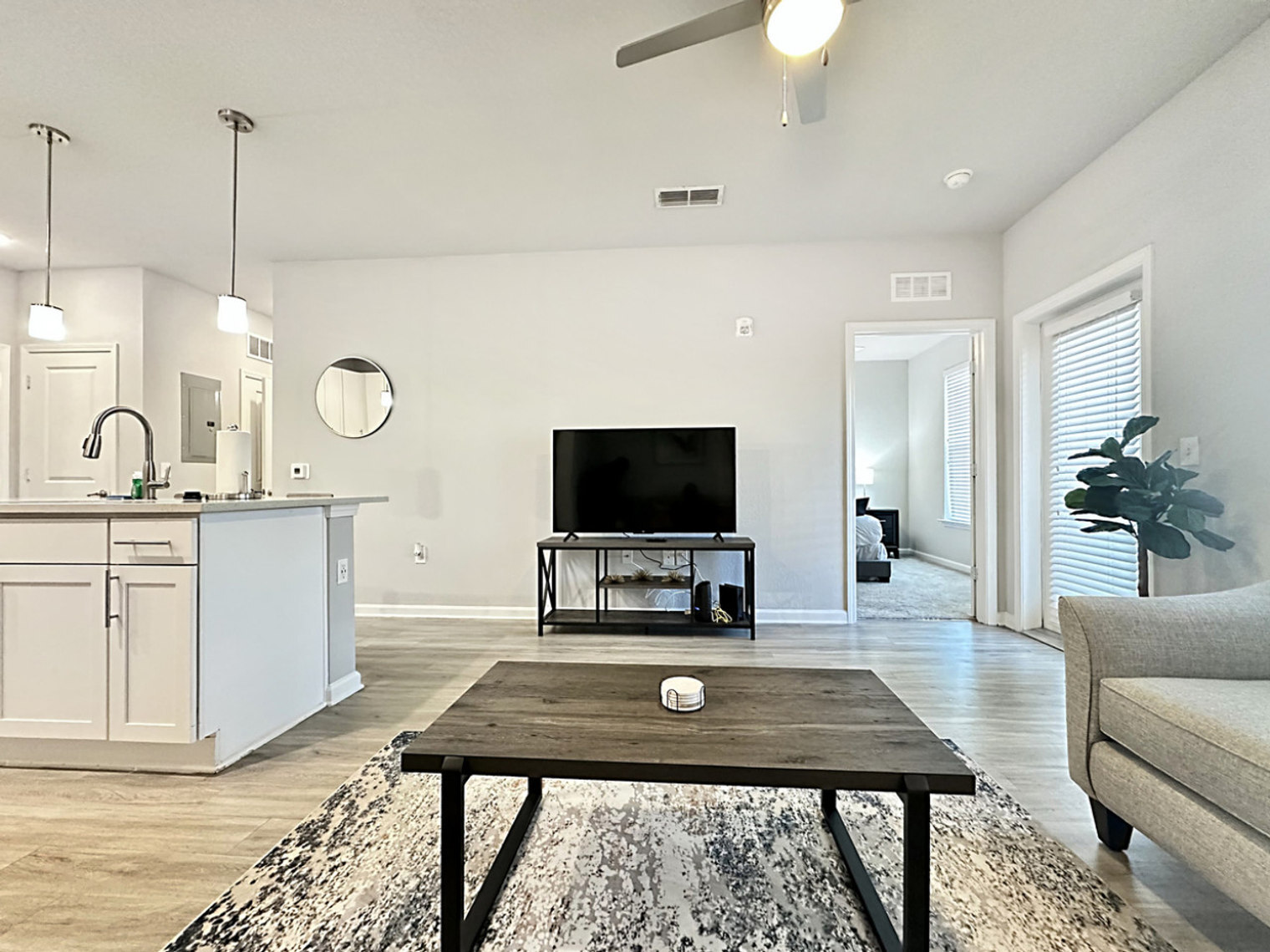 Building Photo - 1551 Flournoy Cir W