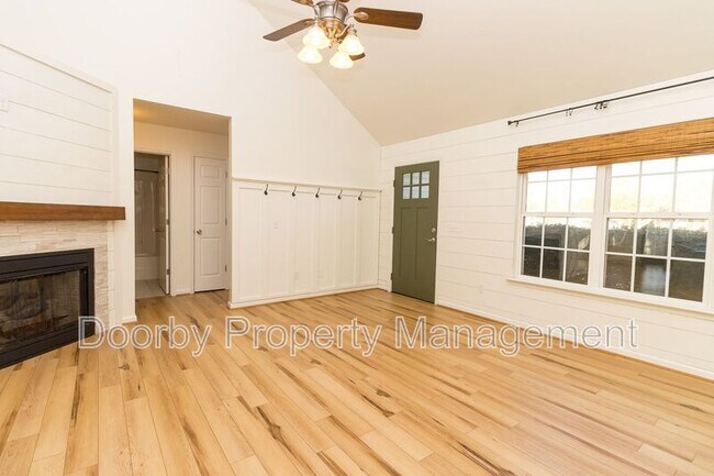 Building Photo - 14 Bunker Dr