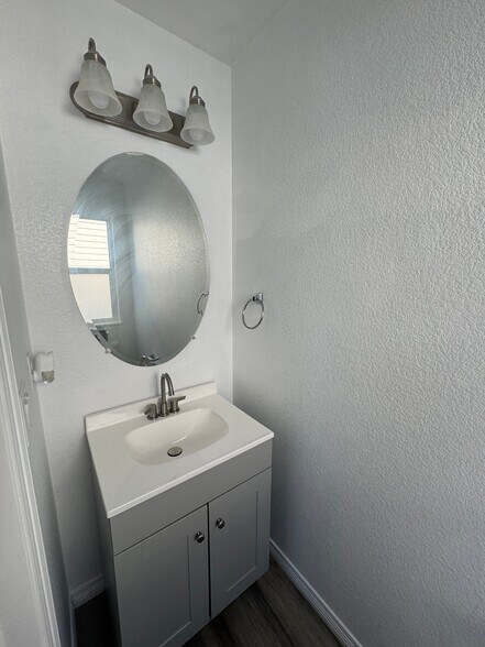 Building Photo - 7836 Braxton Dr